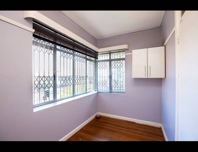 2 BEDROOM APARTMENT FOR SALE IN GLENWOOD